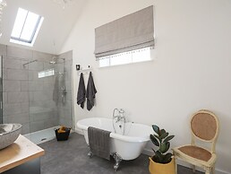 Bwthyn Gwenyn Yr Haf