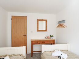 Bwthyn Gwenyn Yr Haf