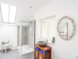 Bwthyn Gwenyn Yr Haf