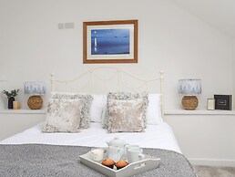 Bwthyn Gwenyn Yr Haf