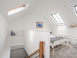 Bwthyn Gwenyn Yr Haf