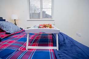 Beautiful two Bedrooms Ensuite Apartment