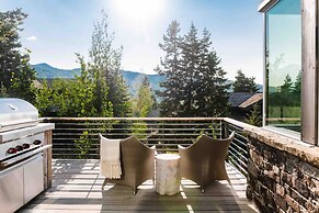 Stunning 6-bedroom Chalet in Heart of Park City 6 Home by Redawning