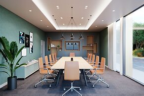 Holiday Inn Manchester Airport by IHG