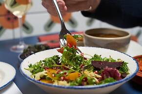 Holiday Inn Manchester Airport by IHG