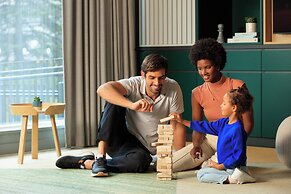 Holiday Inn Manchester Airport by IHG