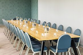 Holiday Inn Manchester Airport by IHG