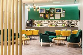 Holiday Inn Manchester Airport by IHG