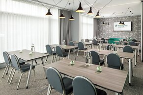 Holiday Inn Manchester Airport by IHG