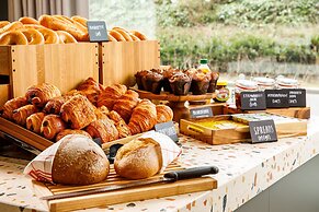 Holiday Inn Manchester Airport by IHG