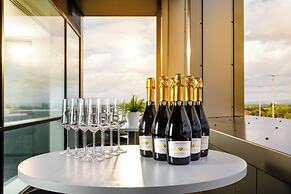 Holiday Inn Manchester Airport by IHG