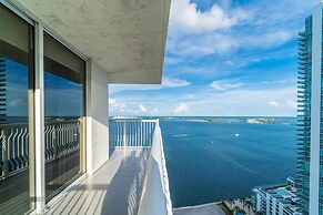 Luxury Apartments W Pool & Ocean views