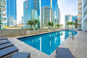 Luxury Apartments W Pool & Ocean views
