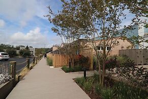 The Shoals Suites and Slips