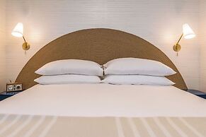 The Shoals Suites and Slips