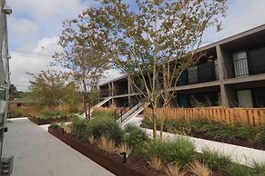 The Shoals Suites and Slips