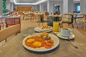 City Express Plus by Marriott Mazatlán