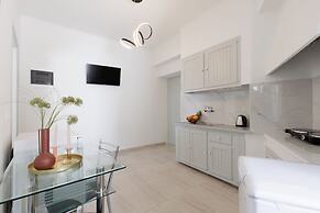 Salt and Sun Apartments by Konnect, Kaminaki Beach