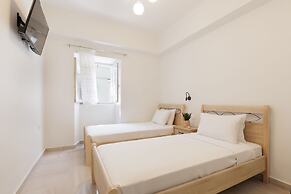 Salt and Sun Apartments by Konnect, Kaminaki Beach