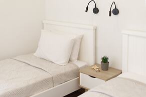 Salt and Sun Apartments by Konnect, Kaminaki Beach