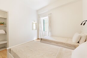 Salt and Sun Apartments by Konnect, Kaminaki Beach