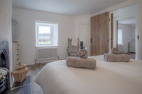 Brook Cottage Green - 2 Bedroom - Dale