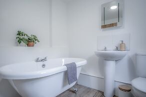 Brook Cottage Green - 2 Bedroom - Dale