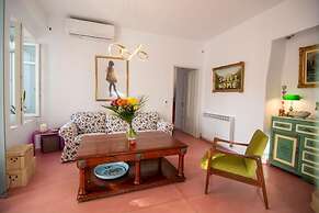 Quartano Paros Residence