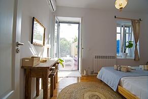 Quartano Paros Residence