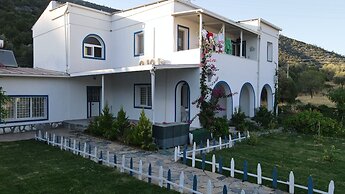 Yalıyanı Pansiyon