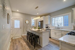 Spacious 2bd 1ba Free Parking 3D Tour