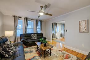 Spacious 2bd 1ba Free Parking 3D Tour