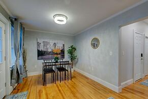 Spacious 2bd 1ba Free Parking 3D Tour