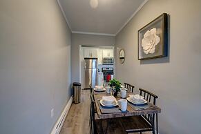 Spacious 2bd 1ba Free Parking 3D Tour