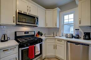 Spacious 2bd 1ba Free Parking 3D Tour