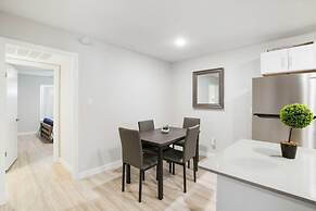 Cozy 2BR Near UT Hyde Park Evonify