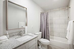 Cozy 2BR Near UT Hyde Park Evonify