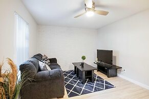 Cozy 2BR Near UT Hyde Park Evonify