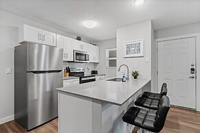 Cozy 2BR Near UT Hyde Park Evonify