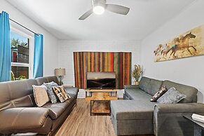 Cozy 2BR Near UT Hyde Park Evonify