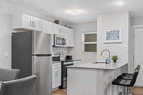 Cozy 2BR Near UT Hyde Park Evonify