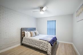 Cozy 2BR Near UT Hyde Park Evonify