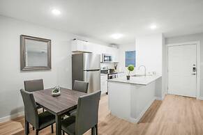 Cozy 2BR Near UT Hyde Park Evonify