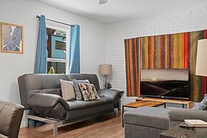 Cozy 2BR Near UT Hyde Park Evonify