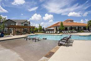 Luxury Townhome Pool North Austin Evonify