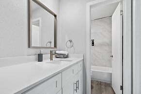 Modern 1BR Near UT Hyde Park Evonify