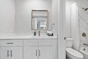 Modern 1BR Near UT Hyde Park Evonify