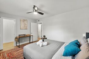 Stylish 1BR Near UT Highland Evonify