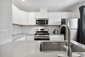Stylish 1BR Near UT Highland Evonify