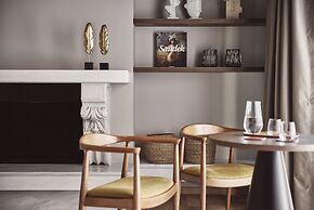 Cama Luxury Suites Glyfada